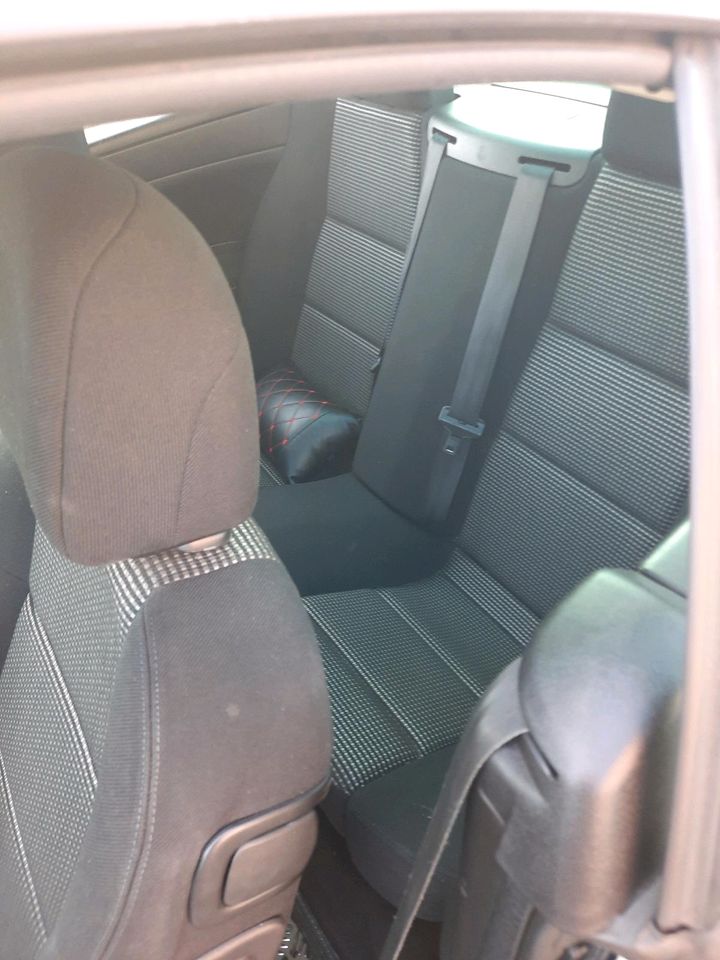 Peugeot 307 cc Bj2005 in Schermbeck