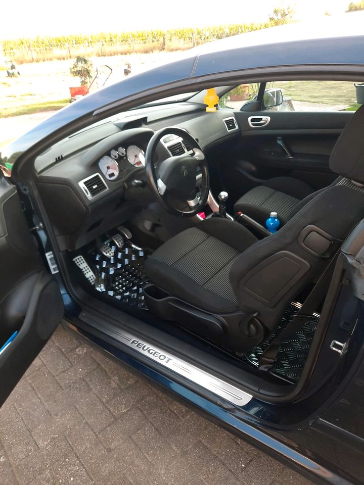 Peugeot 307 cc Bj2005 in Schermbeck